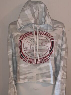Indiana University Bloomington Camo Crop Hoodie Size Medium